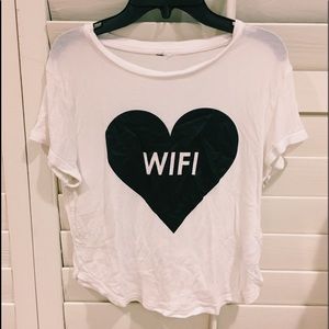 White top with WiFi Symbol